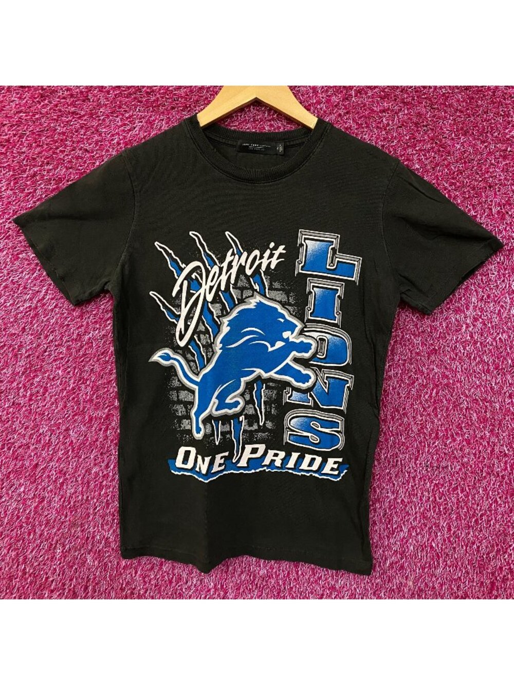 Junk Food Clothing Detroit Lions "One Pride" Vintage-Style T-Shirt XS
